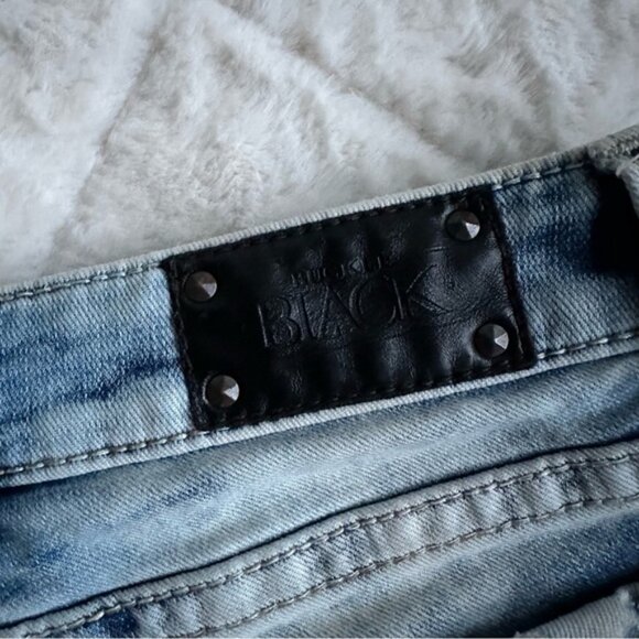 Buckle Black | Fit No. 256 Boyfriend Stretch Short | Size 26 - Picture 8 of 13